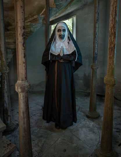 Kostum redovnica odrasla oseba