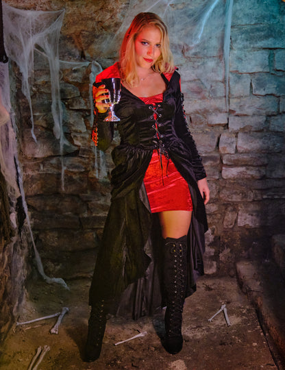 Vampirski kostum z luksuznimi ženskami