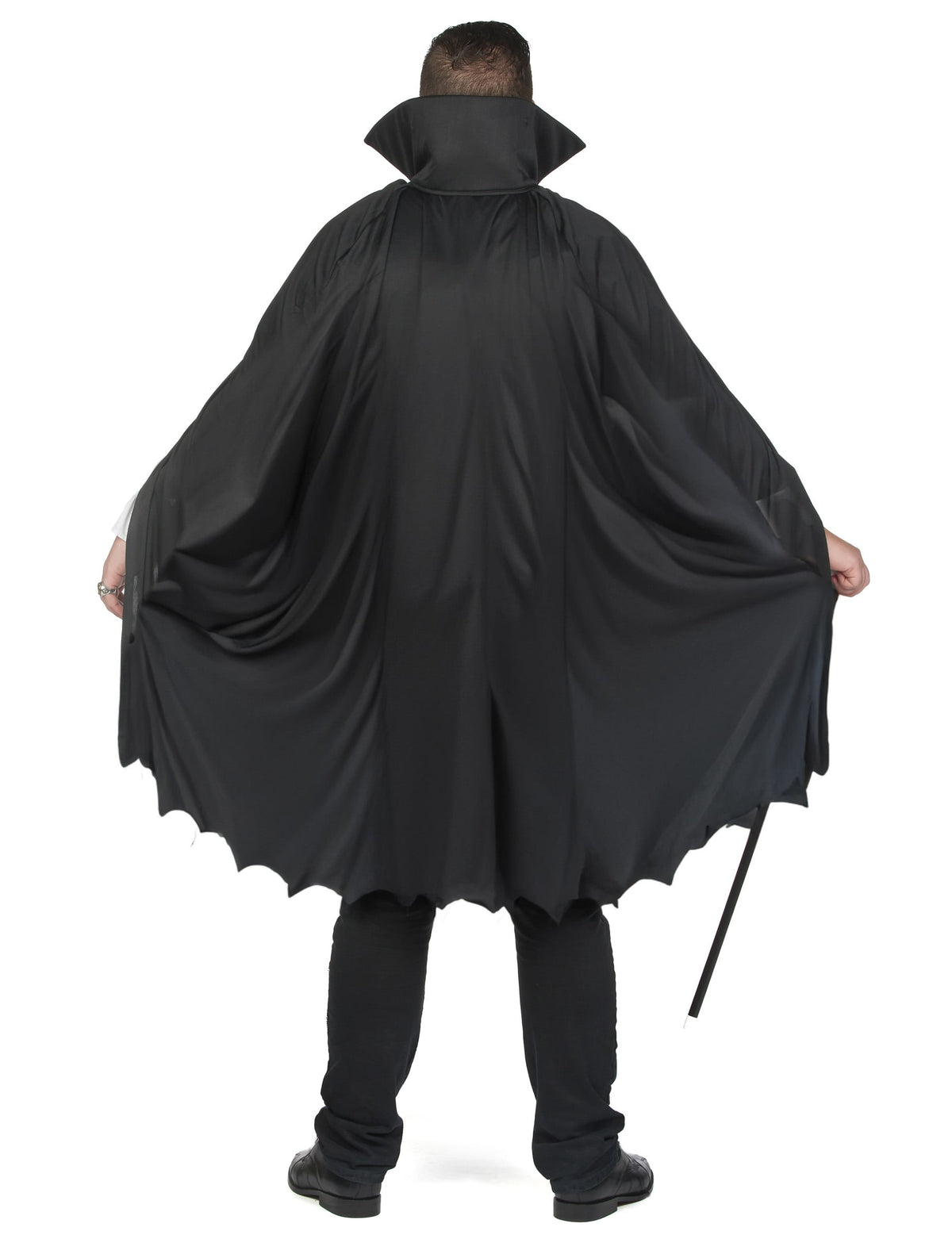 Vue de dos de la cape du déguisement de vampire pour homme grande taille