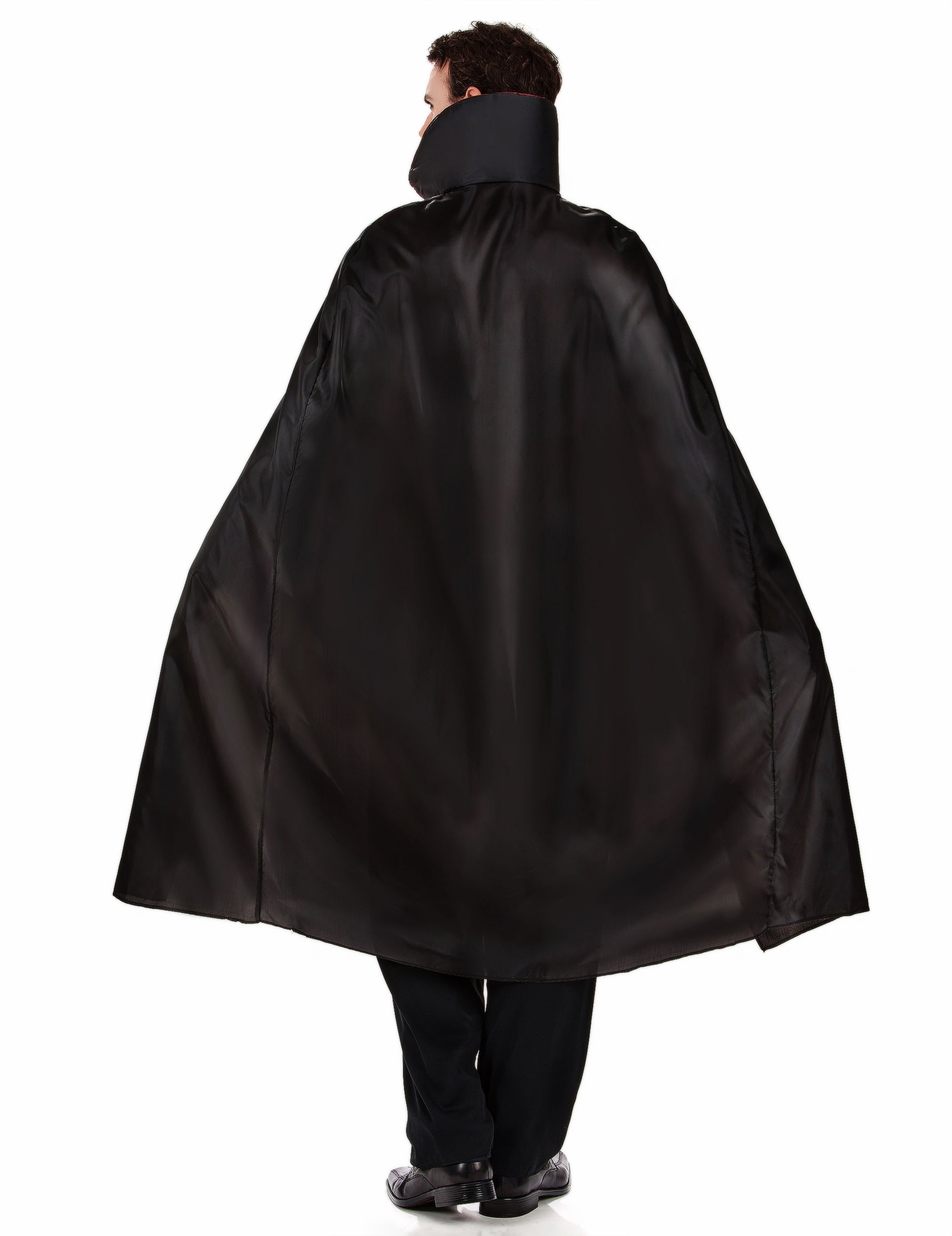 Vue de dos de la cape du déguisement de vampire pour homme