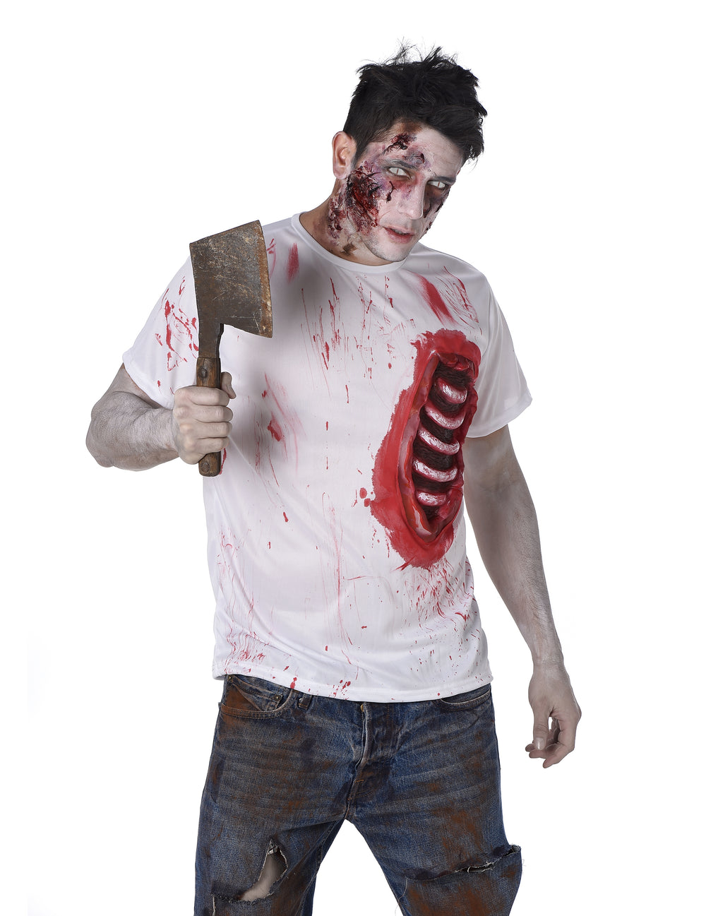 Couperet ensanglanté tenu par le modèle du déguisement de zombie avec côtes en latex