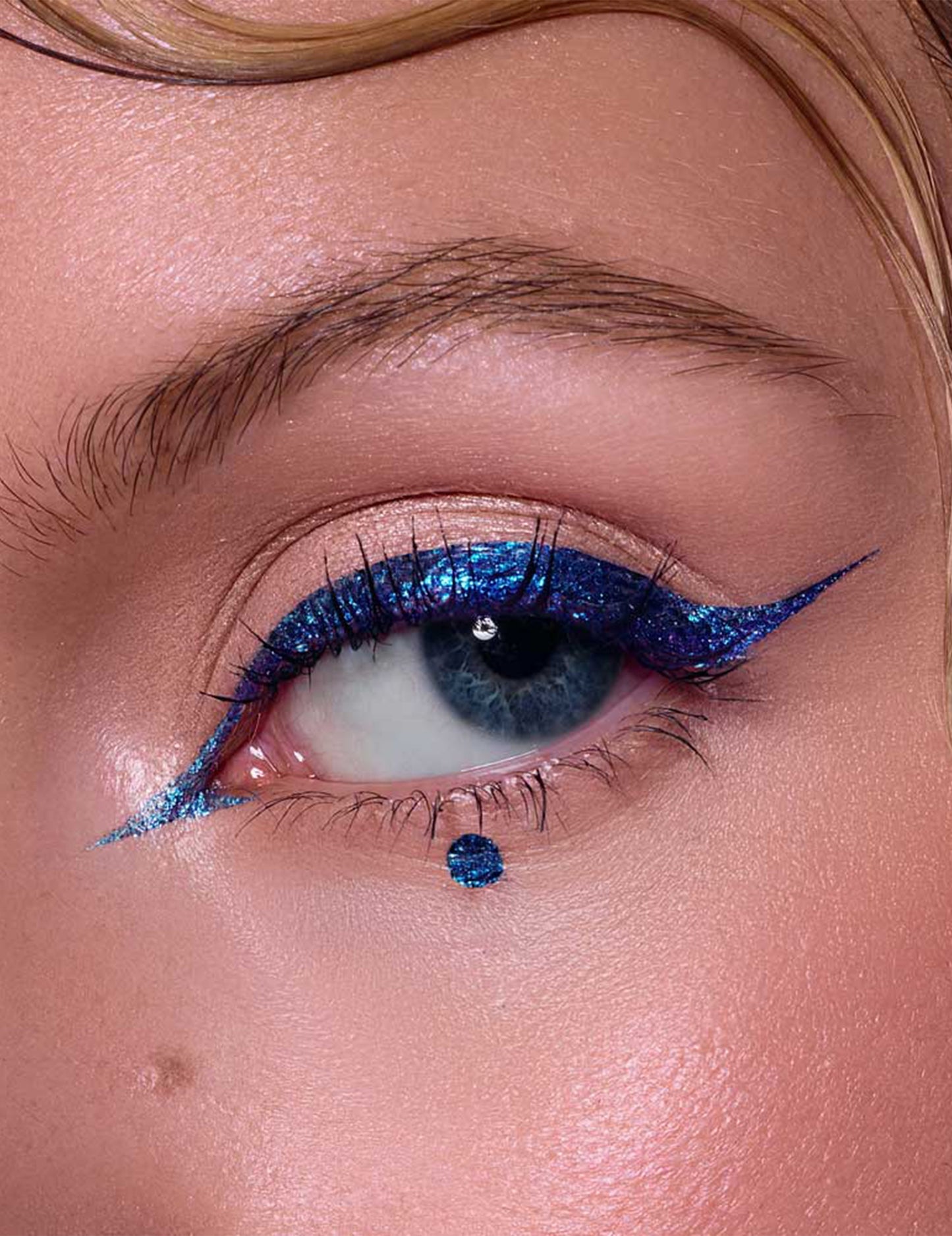 Bleščeč eyeliner električno modre barve - Si si la paillette™