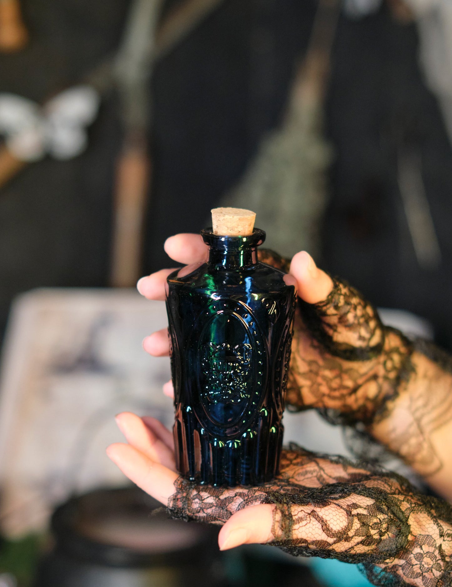 Polnočno modro stekleno vialo 13.5 cm