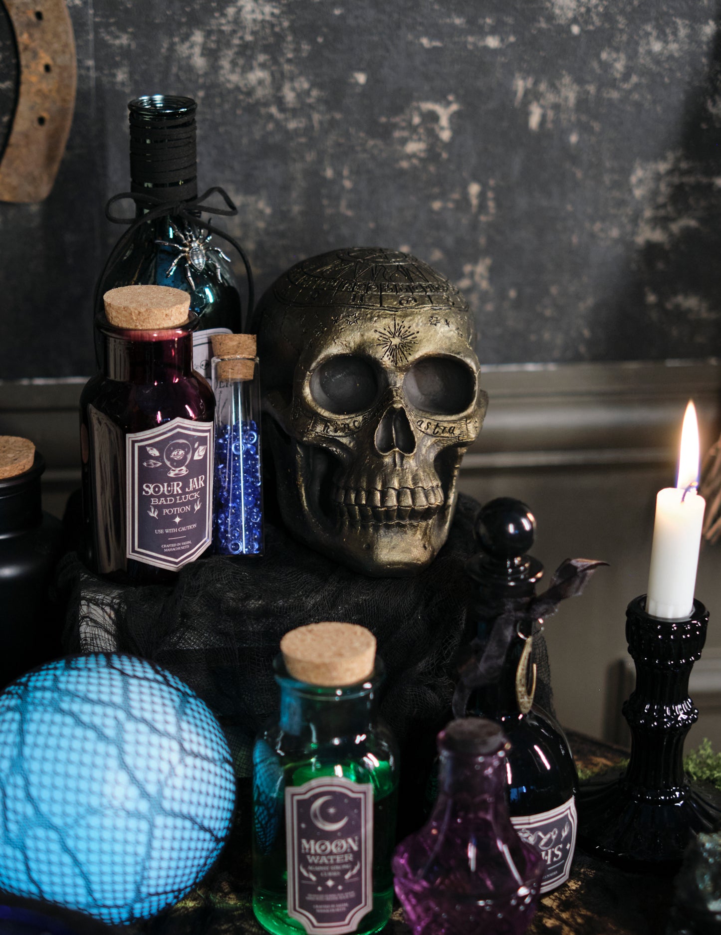 Luna vodna zelena steklena viala 13.5 cm