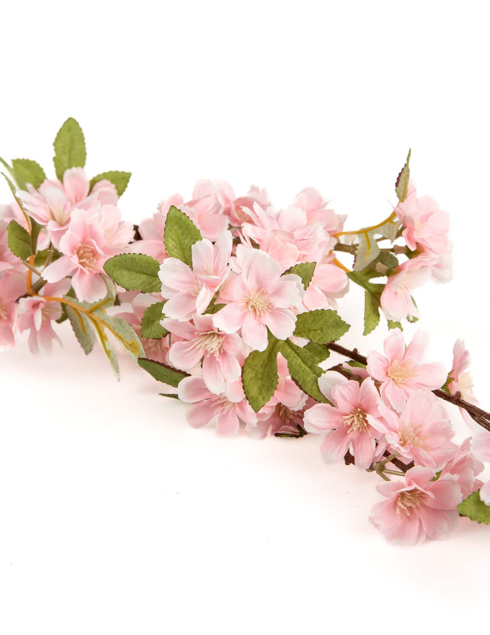 Podrobni posnetek umetnih cvetov češnje sakura style