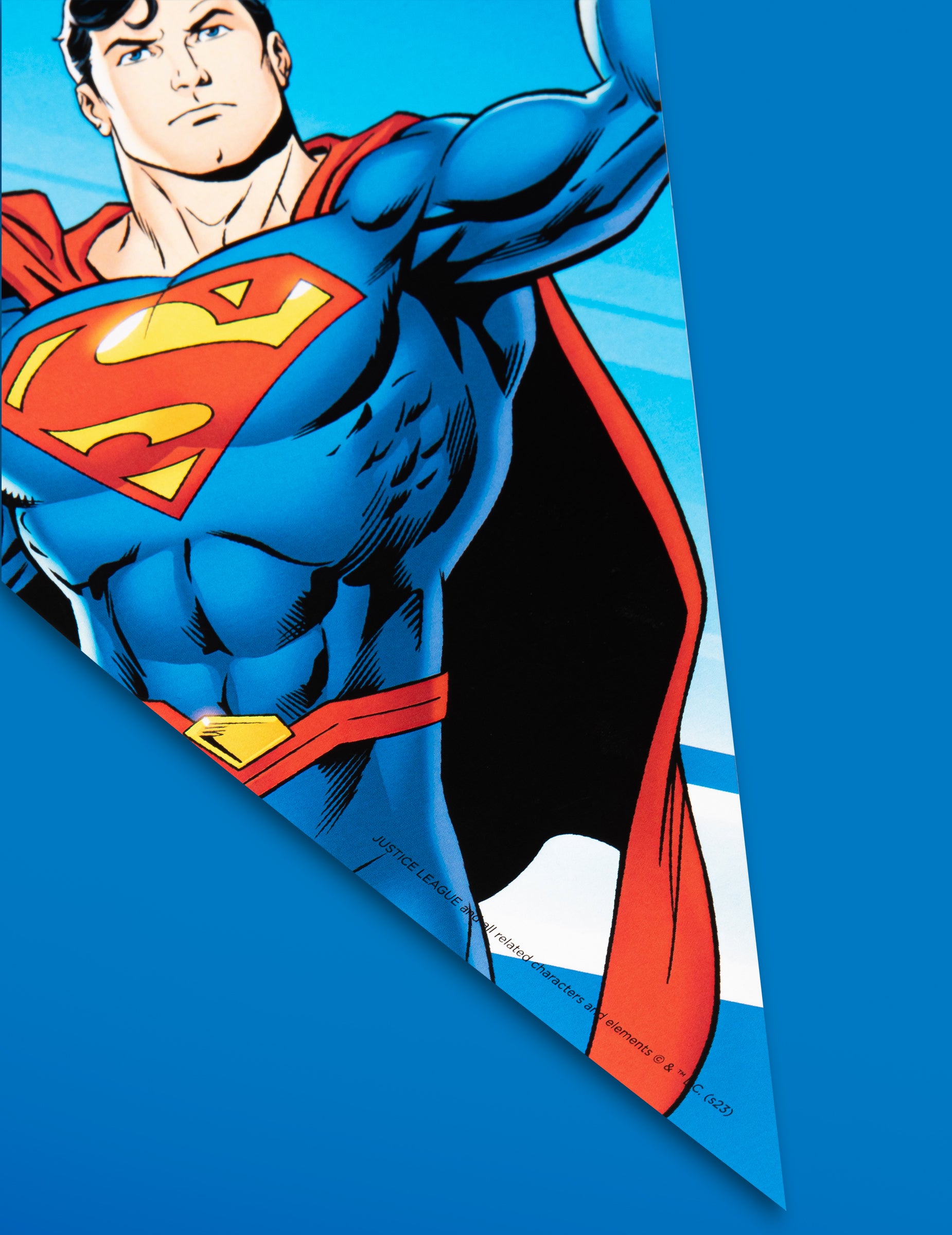 Gros plan sur le fanion Superman de la guirlande à fanions Justice League