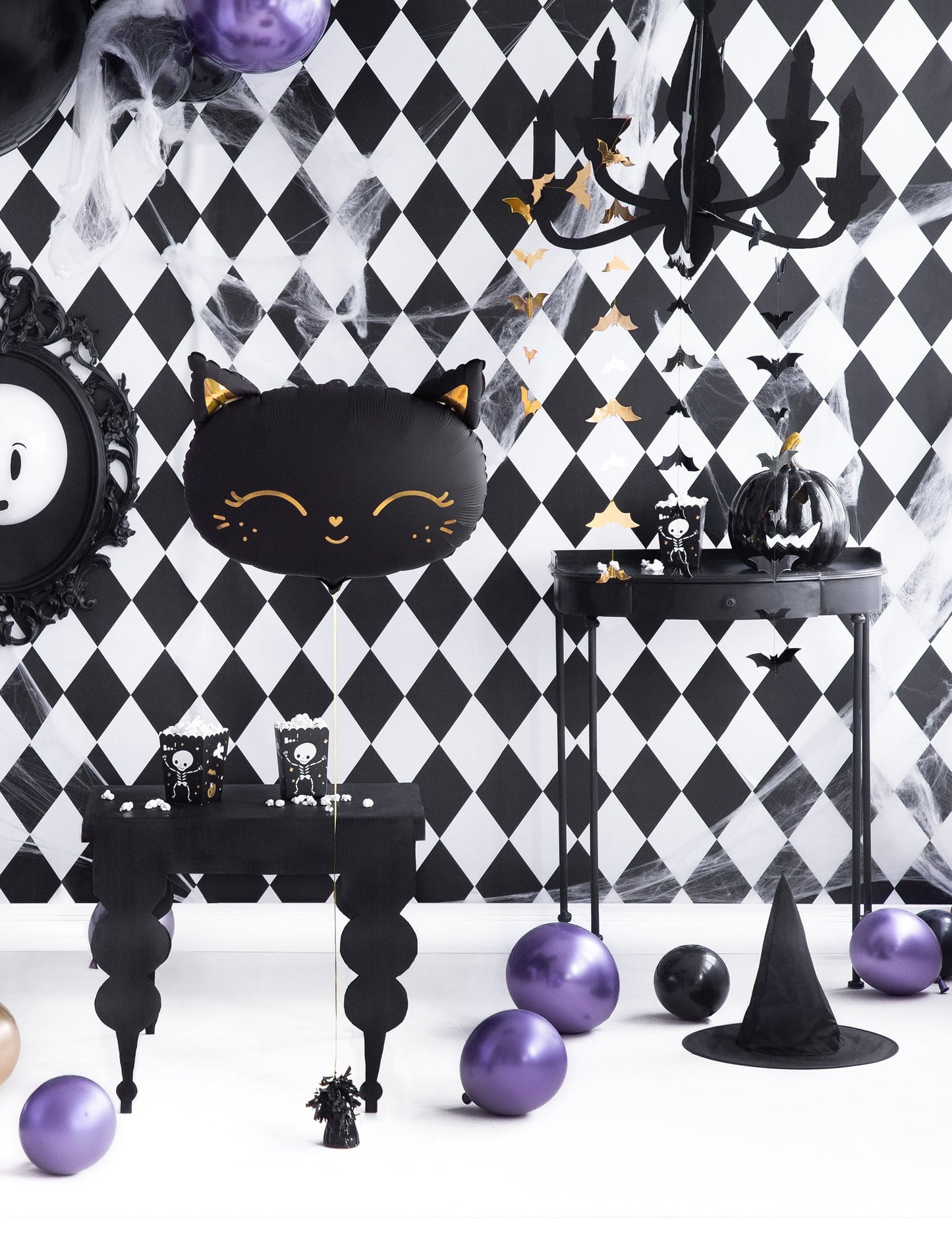 Mise en situation de la guirlande chauve-souris pour Halloween