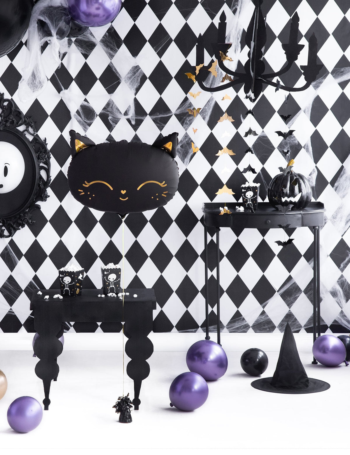 Mise en situation de la guirlande chauve-souris pour Halloween