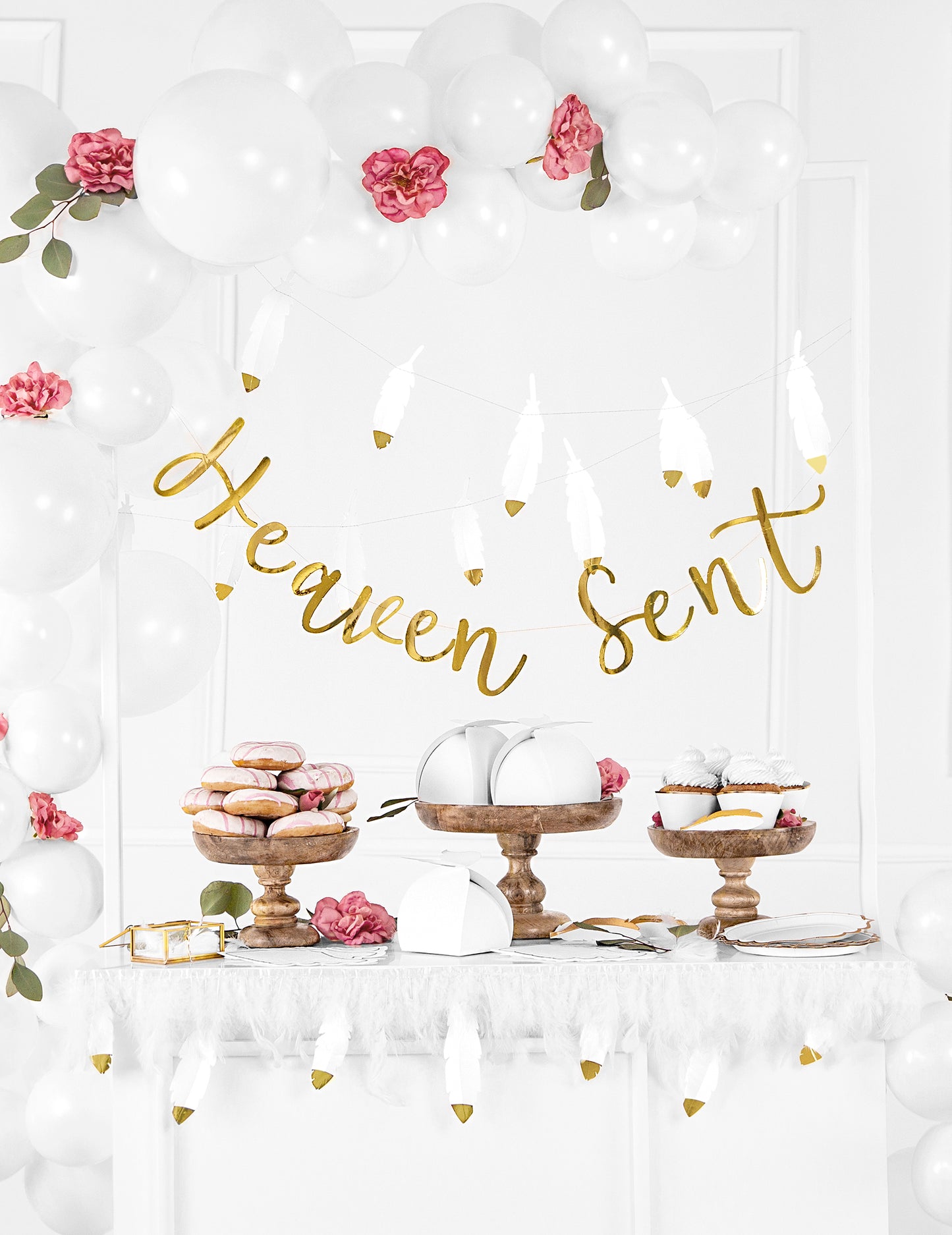 Girlanda iz belega in zlatega perja 13,5 cm x 1,6 m poročna dekoracija