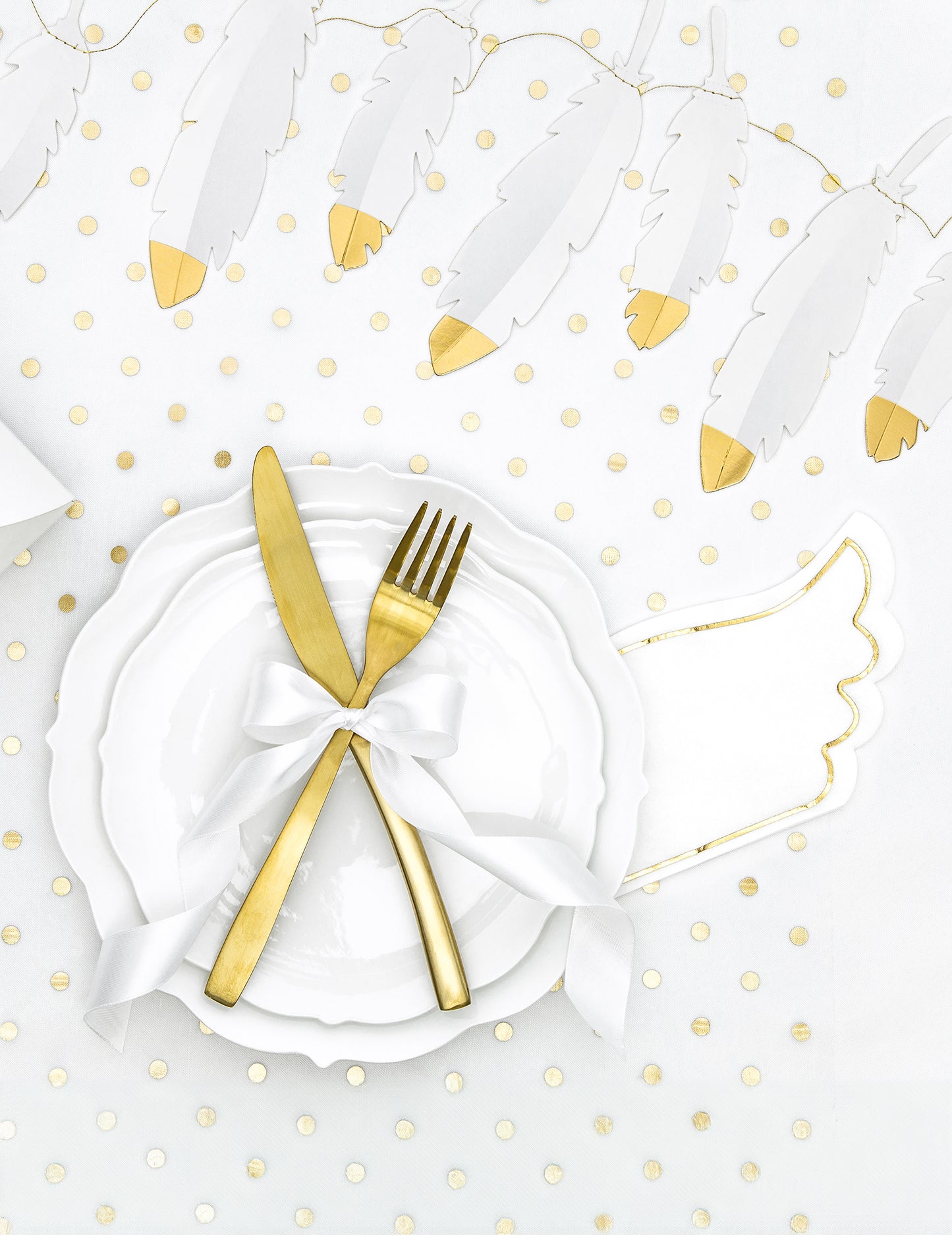 Girlanda iz belega in zlatega perja 13,5 cm x 1,6 m poročna dekoracija