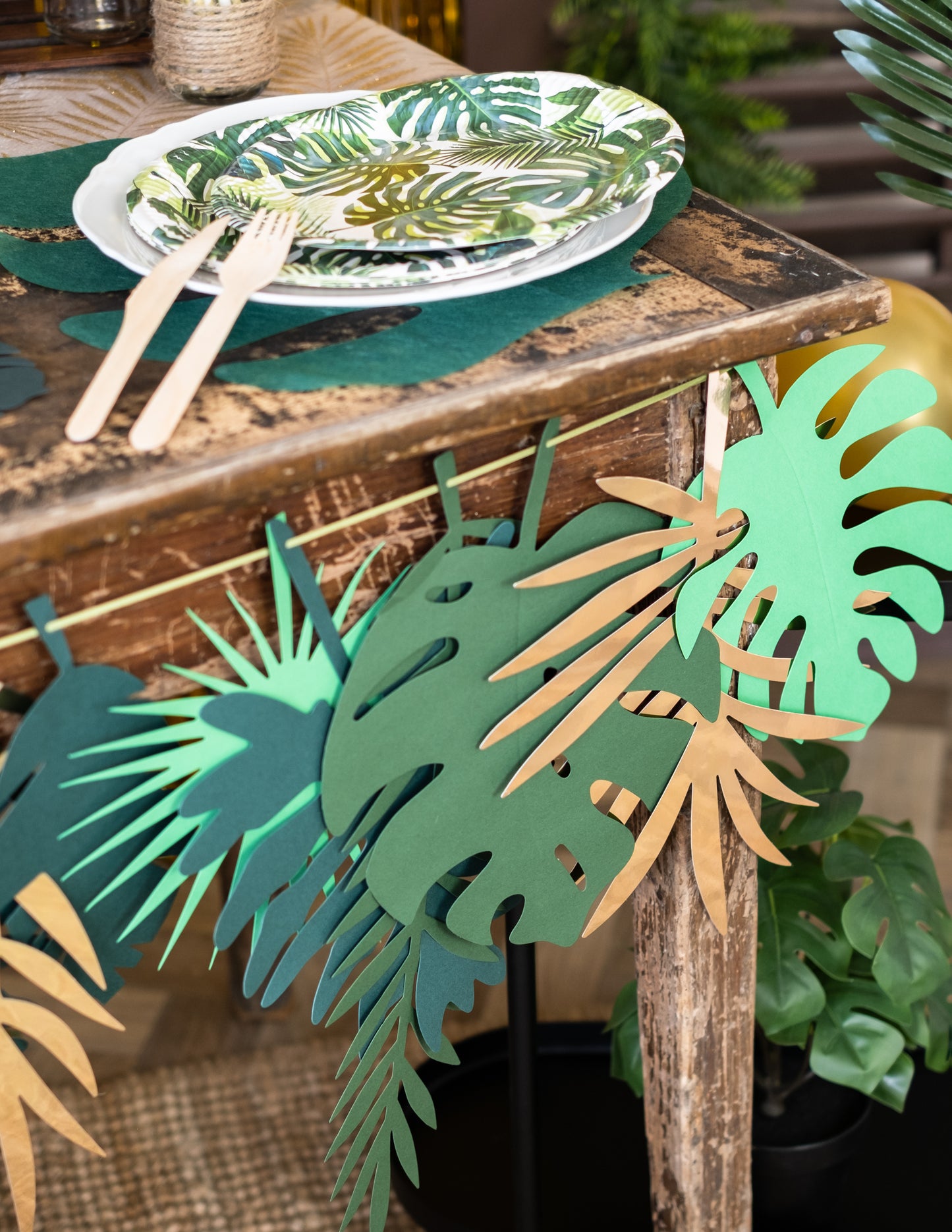 Kartonski zlati tropski listi Garland in degradirani iz zelene 2 m