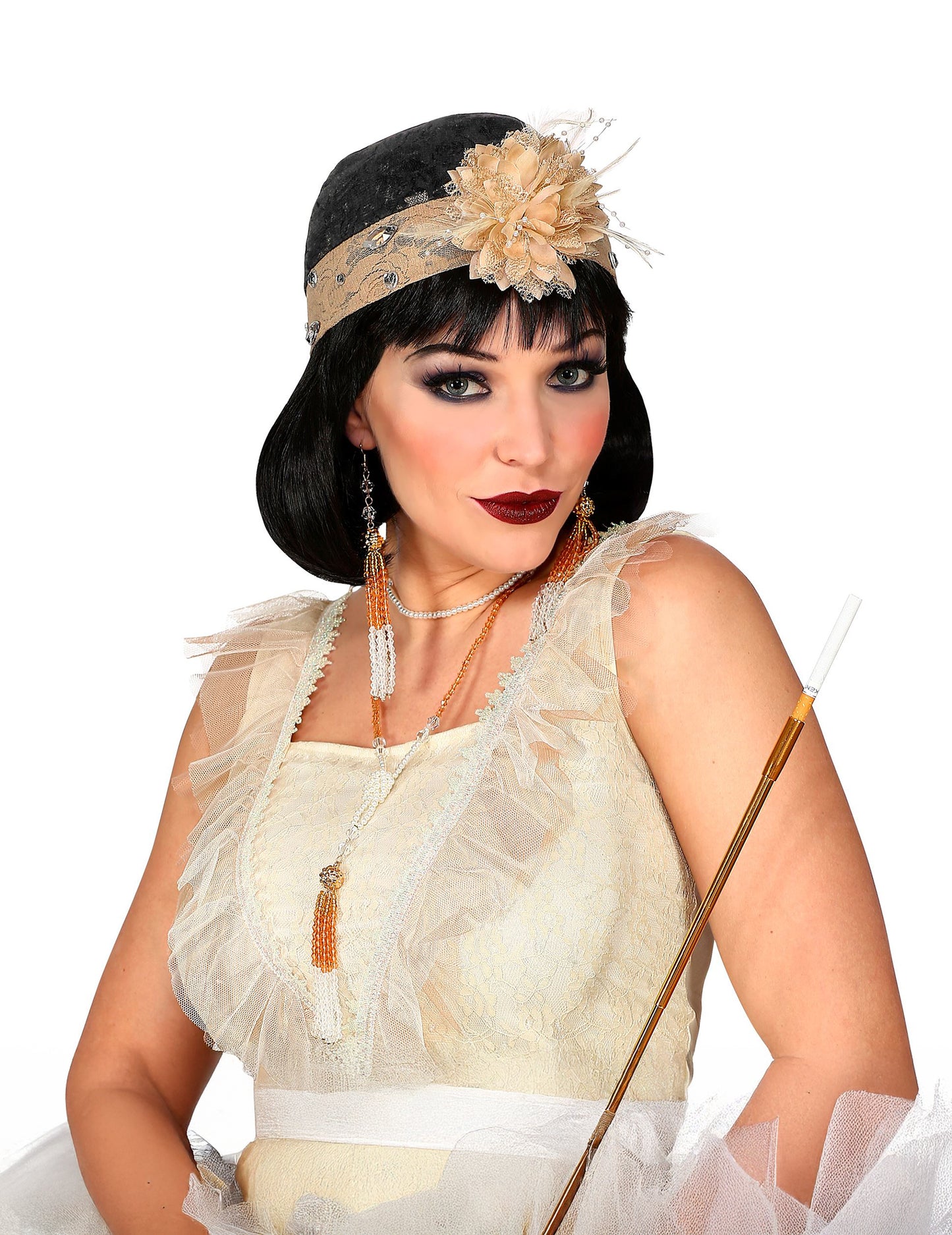 Pregled s cigaretno držalom iz čarlstonskega kompleta dodatkov