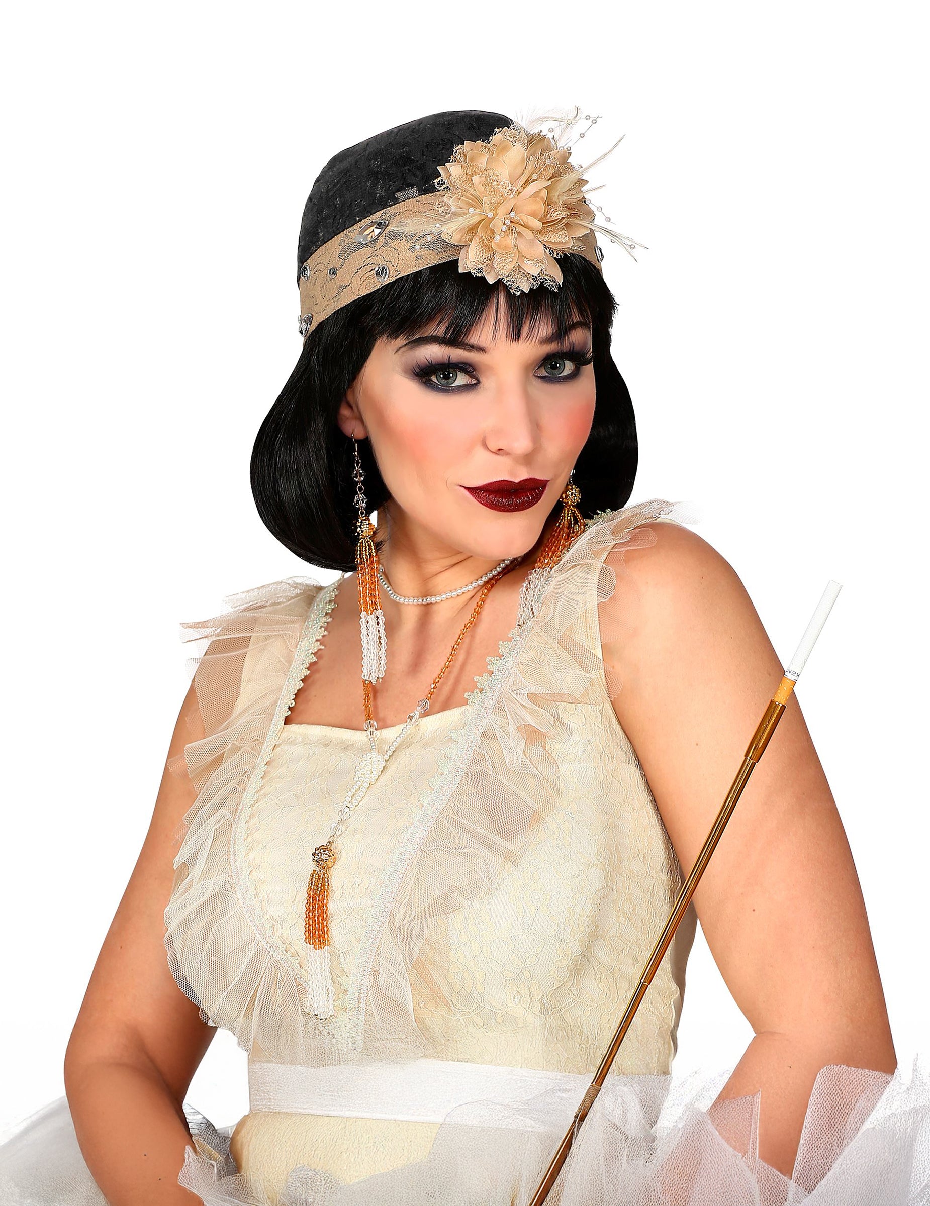 Pregled s cigaretno držalom iz čarlstonskega kompleta dodatkov