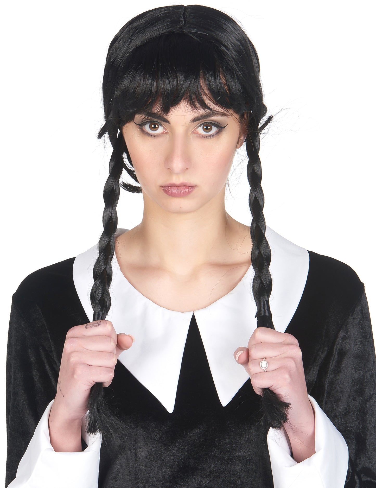 Kit accessoires écolière gothique pour femme noir avec perruque à nattes et col blanc