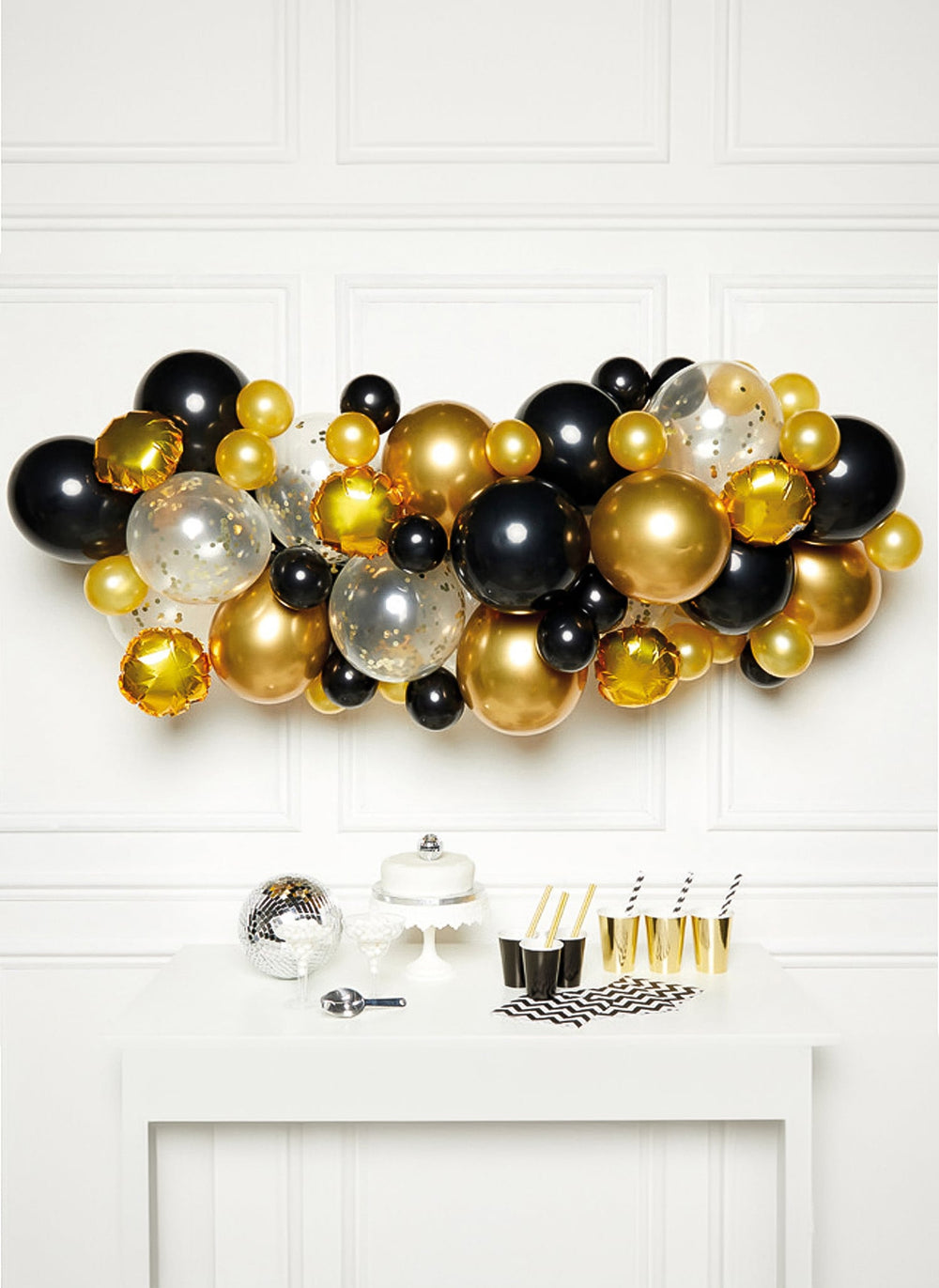 Kit arche de 66 ballons décoration chic pour anniversaire noir et or