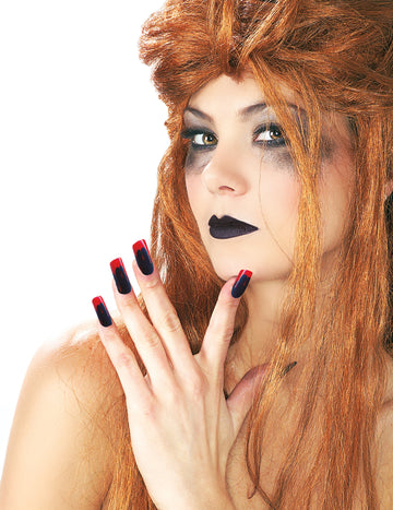 Kit šminka in krvavi odrasli krvavi nohti