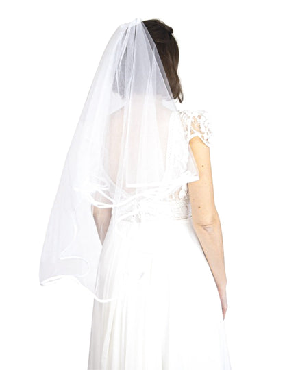 Dolga bela poročna tančica