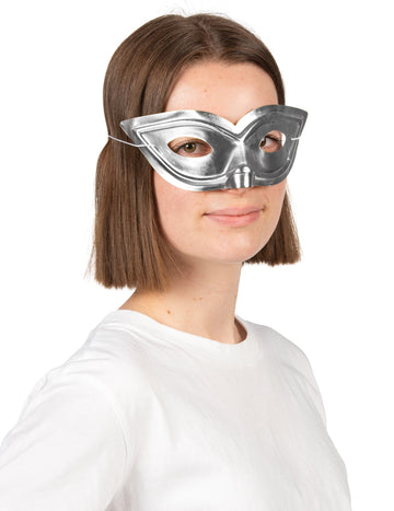 Odrasel briljantni srebrni volk