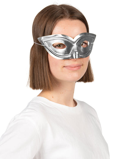 Odrasel briljantni srebrni volk