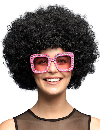 Mise en situation des lunettes bling bling pour femme rose avec une perruque afro noire