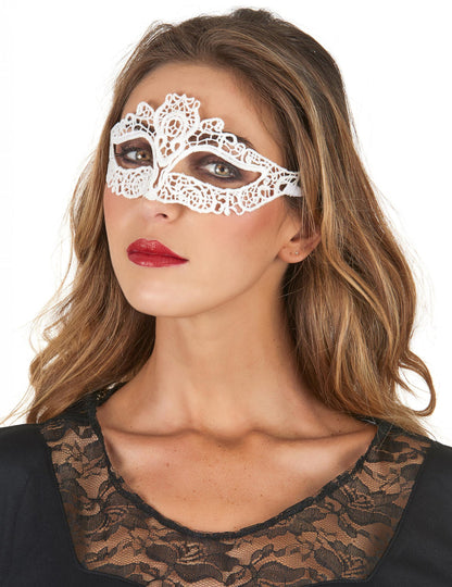 Ženska bela dolgočasna maska