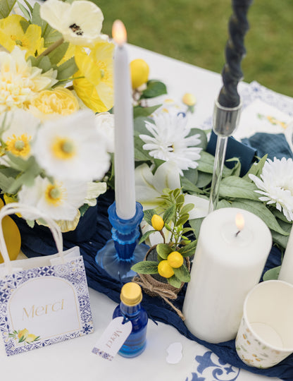 Miniaturna prozorna steklenička z zlatim kovinskim pokrovčkom, 50 ml