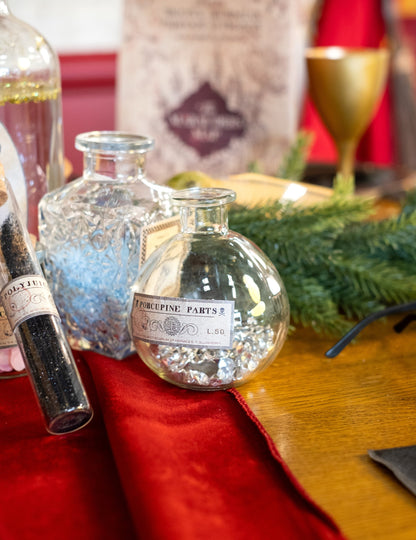 Majhna okrogla vaza iz debelega stekla 10 cm 