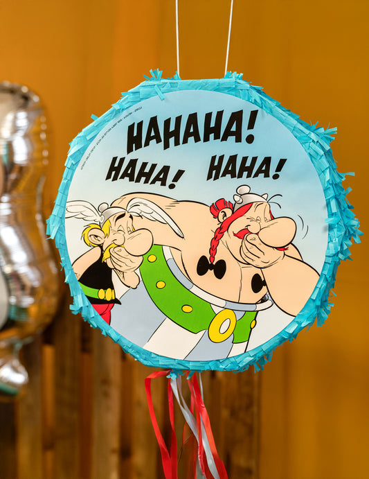 Gros plan sur l'illustration d'Astérix et Obélix qui rient de la Piñata Astérix pour enfant