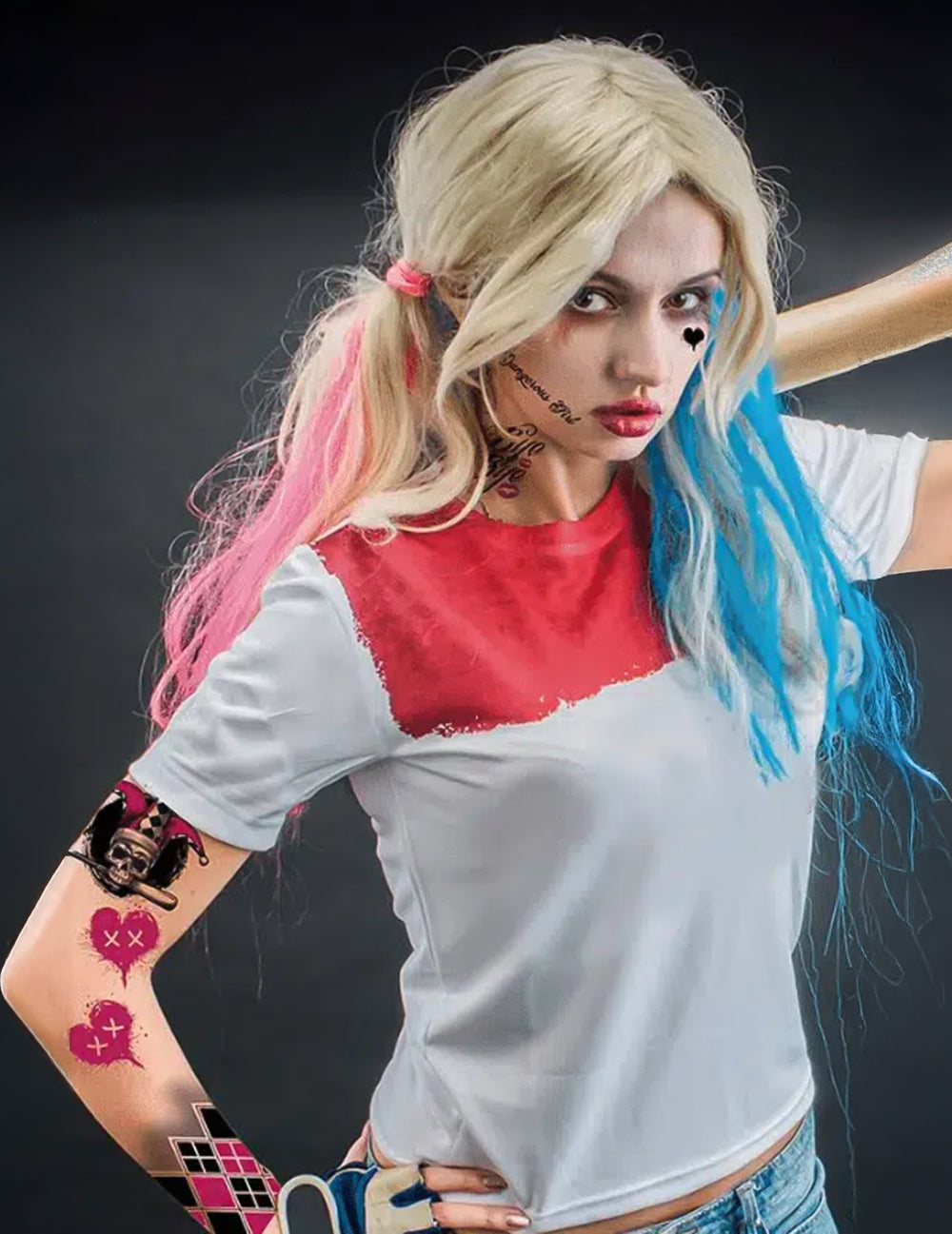 Planche de tatouages arlequine maléfique pour femme multicolore