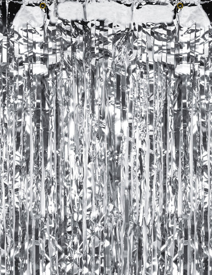 Détail de la partie supérieure du rideau scintillant argent