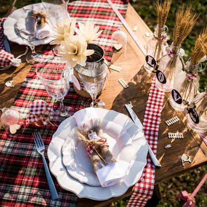 Rdeč in bel retro karirasti laneni trak 5 cm x 5 m v stilu ginguette