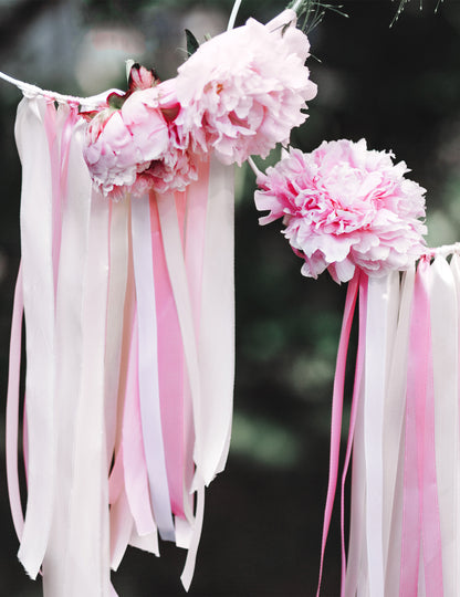 Satenast trak breskove barve 2,5 cm x 25 m za poroko 