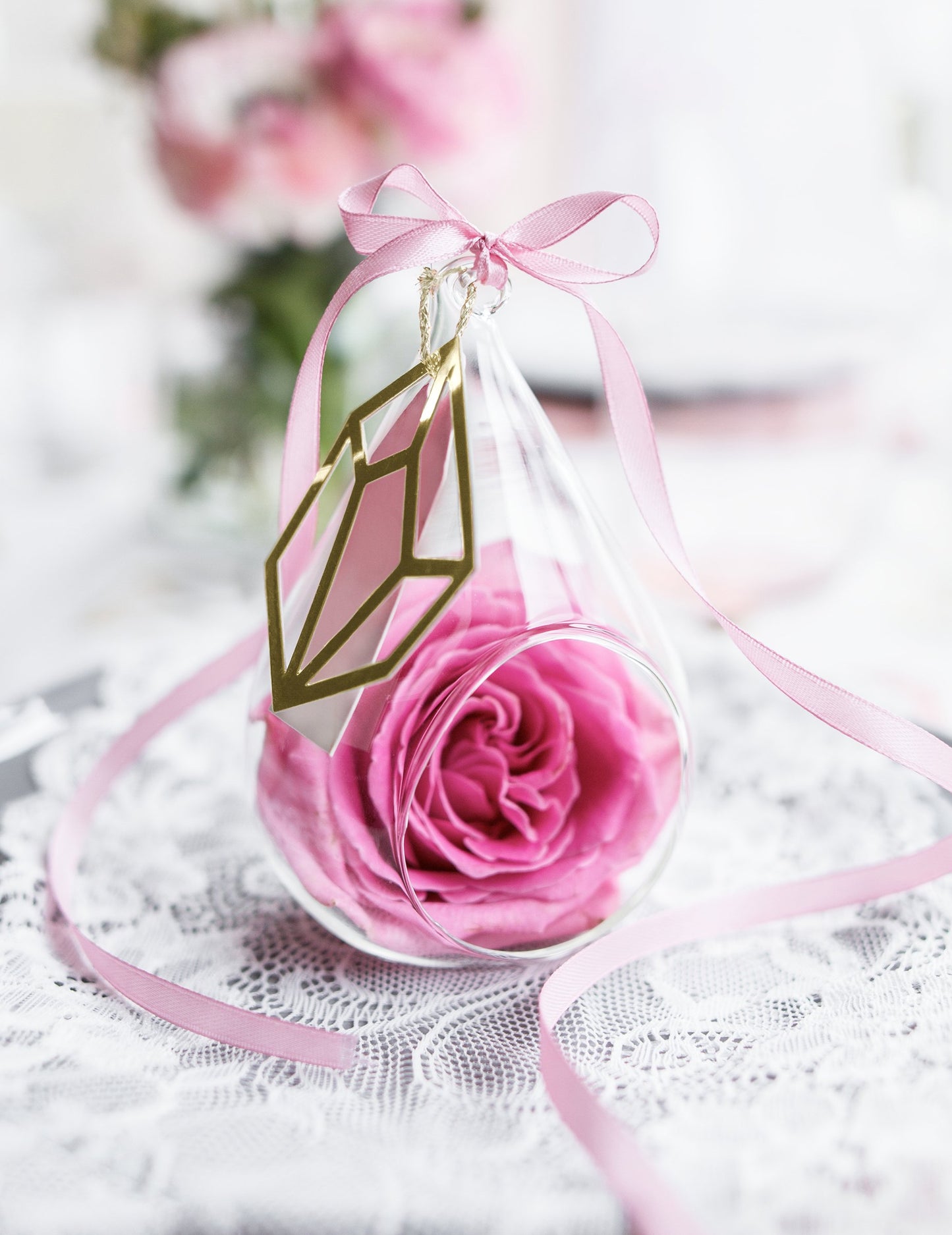 Roza saten trak 0,6 cm x 25m