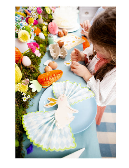 Okras iz papirja s korenčkovim satovjem 20 cm za veliko noč