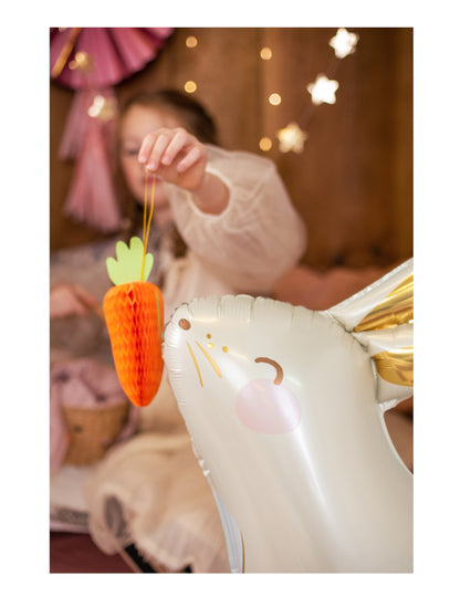 Okras iz papirja s korenčkovim satovjem 20 cm za veliko noč