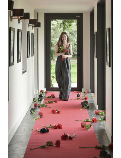 Velikanska roza preproga 15 x 1 m za poročno slovesnost