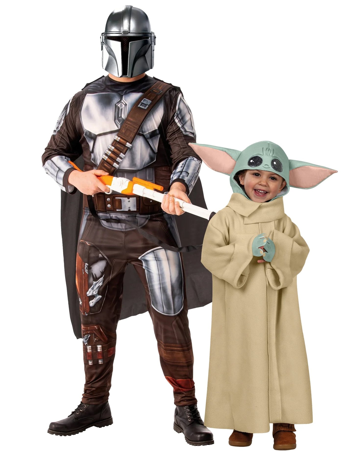 Par kostumov Mandalorian in Baby Yoda, oče in sin