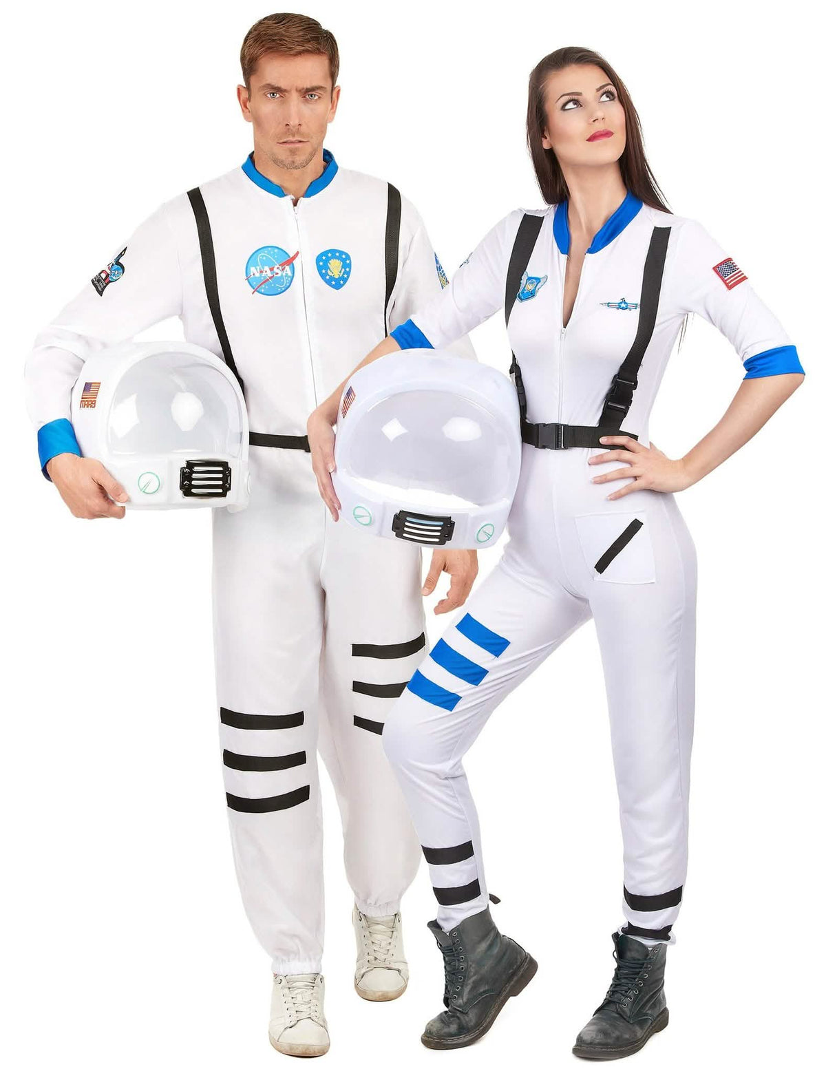Par kostum astronavta